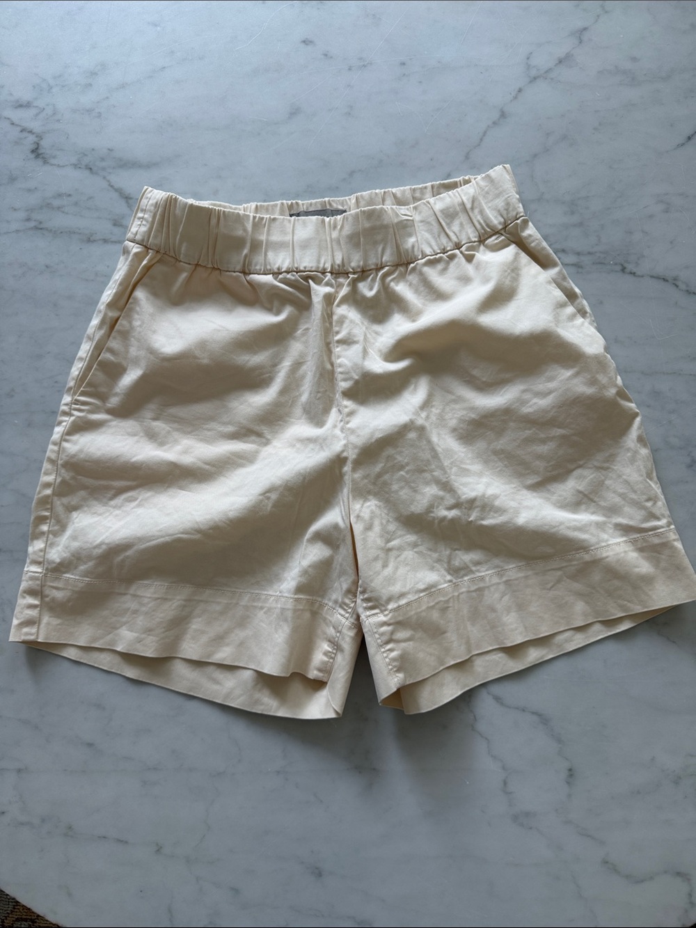 Classic Women's Everlane Elastic-Waist Cream Shorts